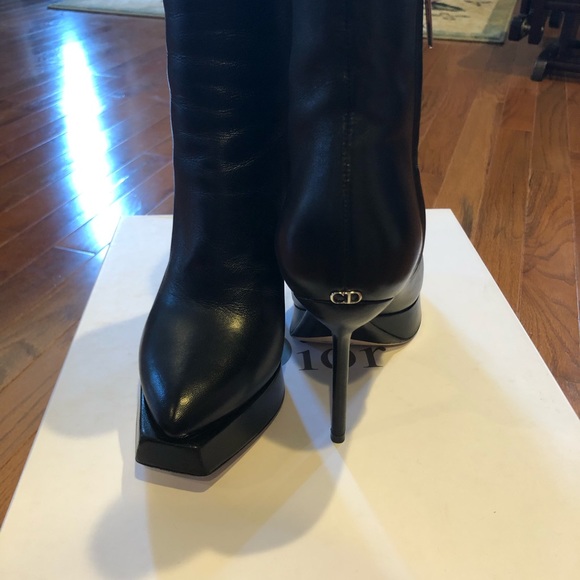 Authentic Dior booties. - Picture 3 of 8
